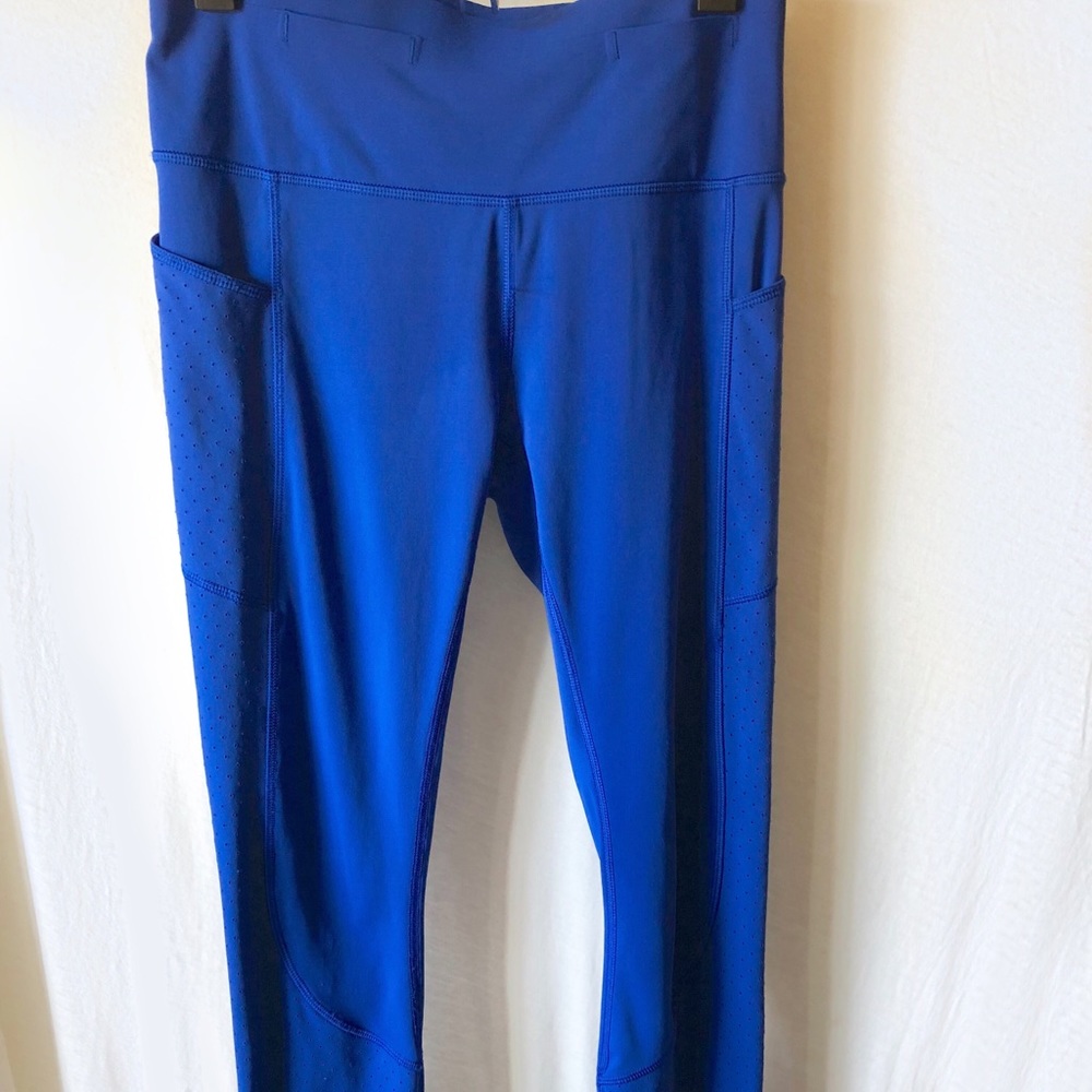 Lulu Lemon Size 6